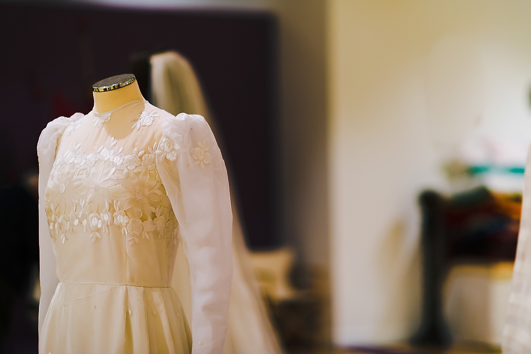 brides, fashion and tradition in Greece
