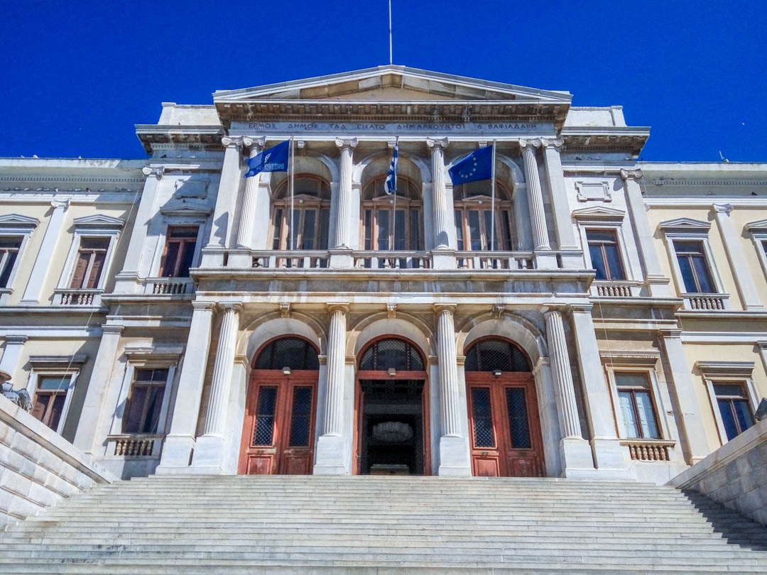 latrakia-Syros island