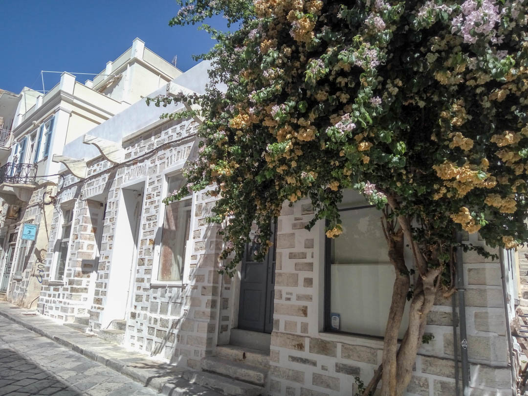 latrakia-Syros island